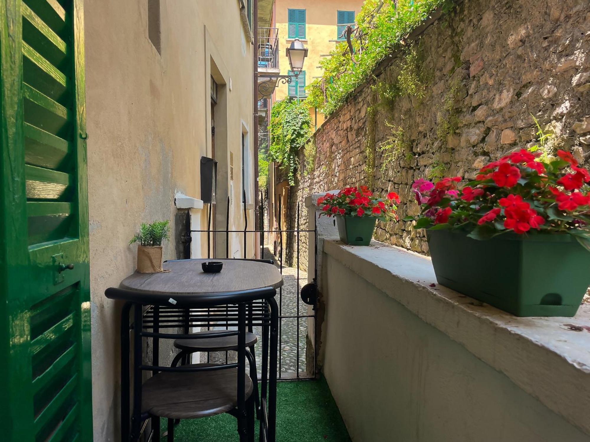 Roncati 7 Center Town Studio Apartments Bellagio Kültér fotó